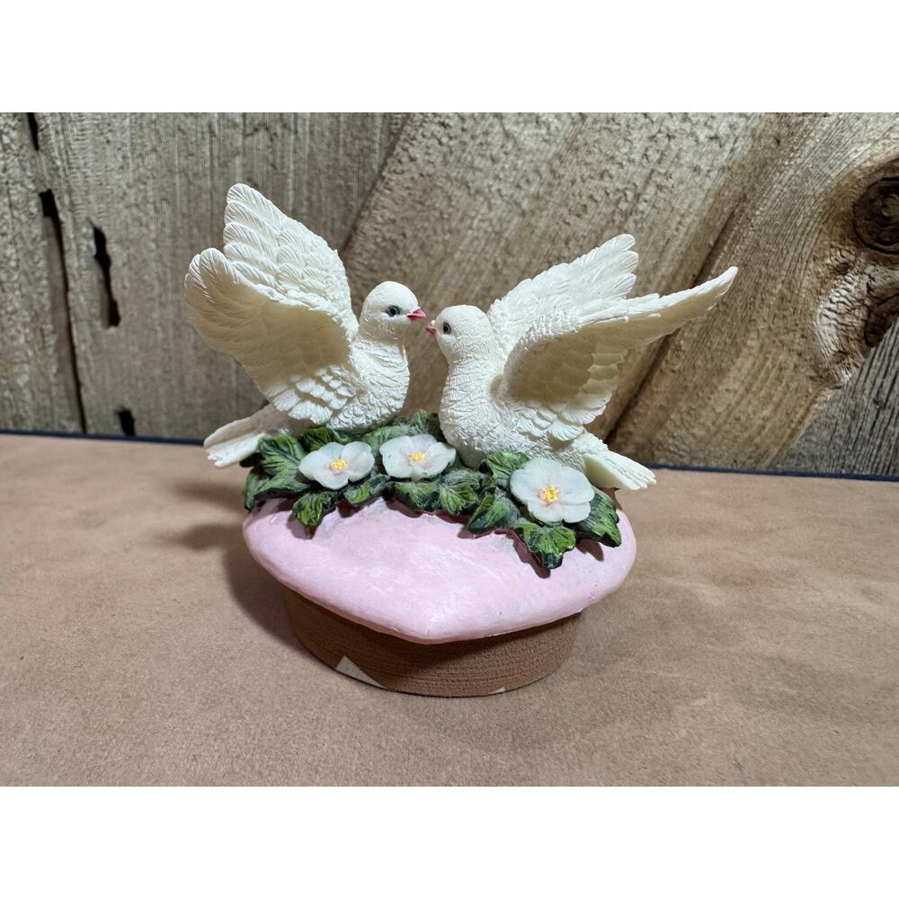 Home Interiors 2" Candle Jar Topper White Doves Love Birds Heart Floral Figurine